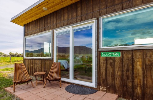 Whitehall Other | Off-grid tiny home in apple orchard with million-dollar mountain views!