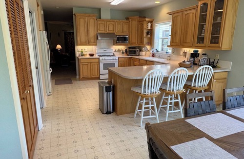 Old Town West House | Old Town Adventure Hub! Spacious, downtown, fun!