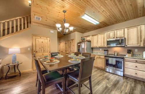 Gruene House | OM A13 Gruene Grove Bungalow at Old Mills Resort