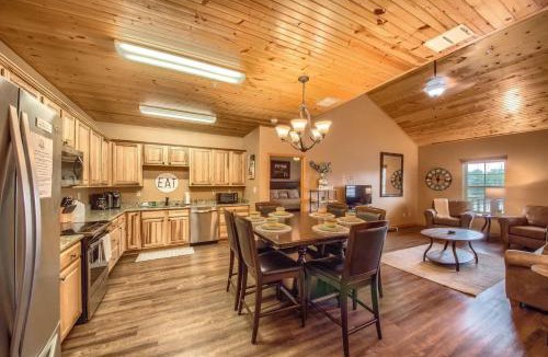 Gruene House | OM A13 Gruene Grove Bungalow at Old Mills Resort