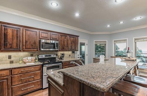 Russellville House | ON Mt Nebo State Park Luxury Mountain Retreat with Above the-clouds sunrise view