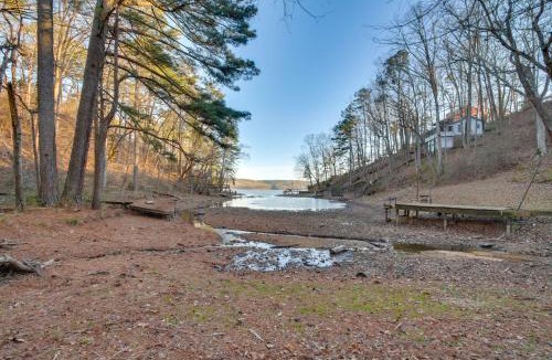 Waterloo House | On-Site Lake Access: Serene Waterloo Getaway