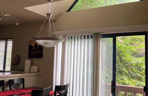 Englewood Condo | One bedroom Condo with Free Parking/Gym