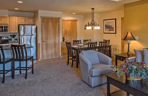 Peak 9 Resort | One Bedroom Master Unit. Beautiful Luxury Ski in, Ski Out Resort