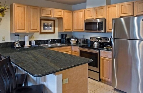 Peak 9 Resort | One Bedroom Master Unit. Beautiful Luxury Ski in, Ski Out Resort