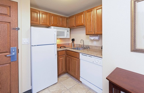 Near East Side Condo | Only 3 Blocks from Gonzalez Convention Center | Outdoor Pool + Roll-in Shower