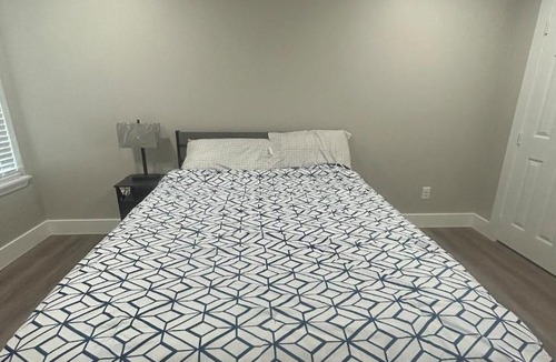 Freeport House | Only minutes away from Surfside Beach