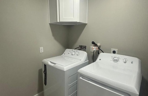 Freeport House | Only minutes away from Surfside Beach