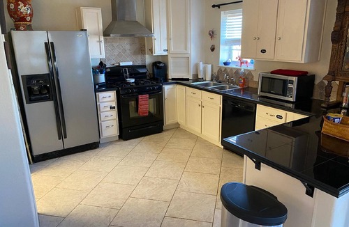 Potosi House | Opa's House a Tranquill Cabin on Edge of Town (Pet Friendly)