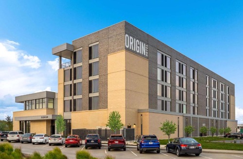 Waldron Hotel | Origin Kansas City Riverfront, a Wyndham Hotel