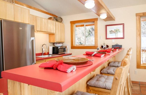 Haines House | Orville Chandler Ranch, Majestic Views! Sleeps 7, Local Golfing 50% Off!