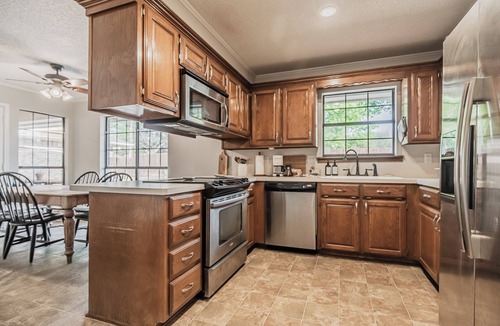 Stephenville House | Oscar's "P"ool House