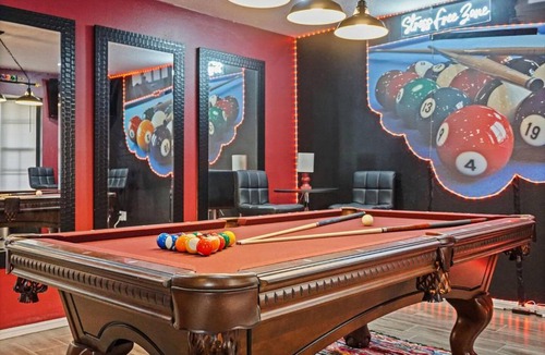 Norman House | OU Hideaway Your Relaxing Retreat with Hot Tub