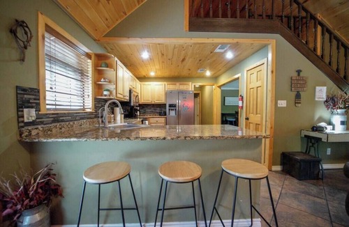 Martindale House | Outlet Premium/15 minutes away San Marcos/Spring break on the river.