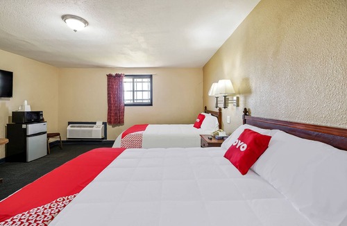 Luling Hotel | OYO Hotel Luling TX Downtown I-10/US-90