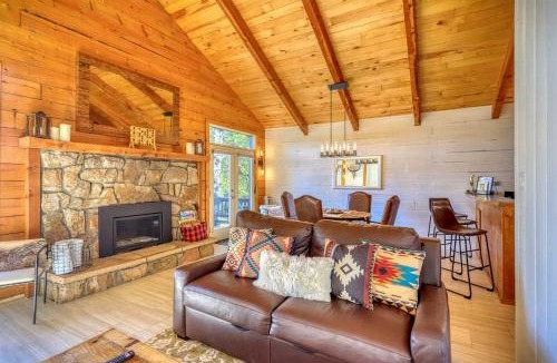 Pagosa Springs House | Pagosa Lakefront Home w/Hot Tub, A/C, & Canoe!