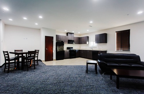 Barker Hotel | Palacio Royale Inn Boutique Katy