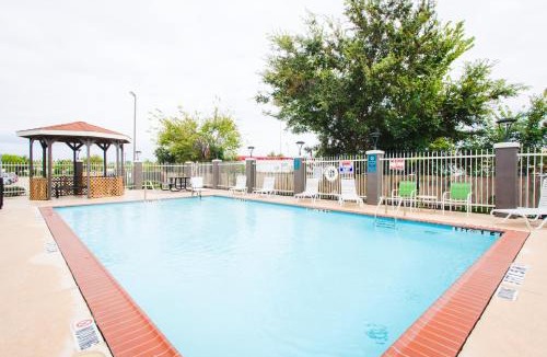 Barker Hotel | Palacio Royale Inn Signature Katy