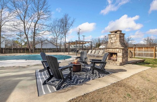 Springdale House | Palm Pool House-Pool-IN Downtown-Walk Everywhere!