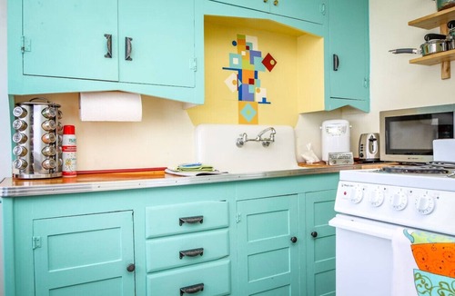 Baker City Apartment | Palmer House, Studio 3, Cozy Studio for 2 Downtown! Local Golfing 50% Off!
