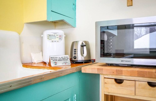 Baker City Apartment | Palmer House, Studio 3, Cozy Studio for 2 Downtown! Local Golfing 50% Off!
