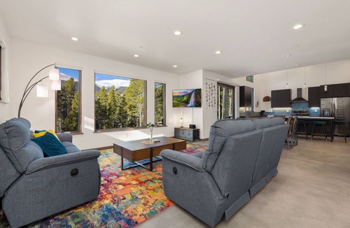 Estes Park House | Panoramic Mountain Views, Hot Tub & Peaceful Retreat near Estes Park