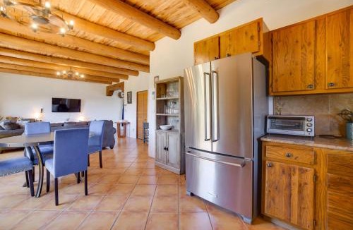 Canoncito House | Panoramic Mtn Views! Couple's Casita in Santa Fe