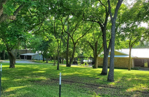 Clear Lake House | Paradise on the Lake with 2 acres of Lake Frontage and Access to the Lake
