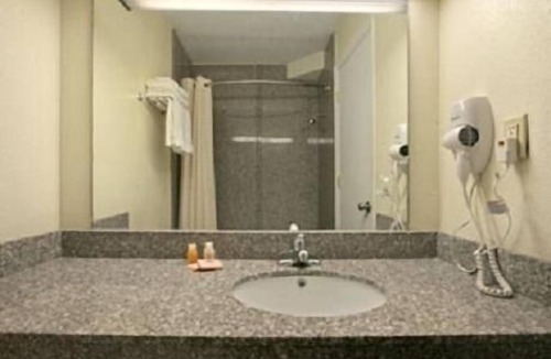 Oklahoma City Hotel | Park Hill Inn and Suites