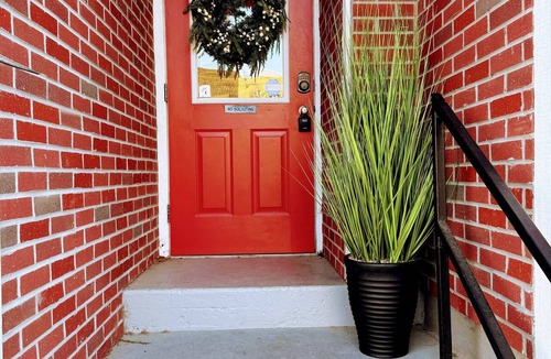 Parkville Apartment | Parkville Main St Charmer 1BR King+Shops+Eats