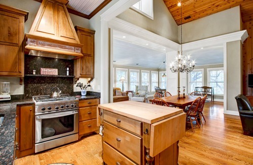 Comfort Cottage | Parvin's Cottage at Riven Rock Ranch in Comfort TX