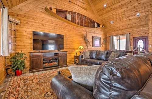 Pateros House | Pateros Home w/Deck, 7 Mi to Alta Lake Park!