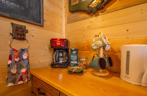 Cloudcroft Cabin | "Peace & Quiet", Nature's Retreat, 50 yds from Trailhead, Wildlife Galore