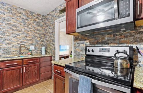 Northeast El Paso Apartment | Peaceful 3BR/1BA Home near DT and Hiking Serene