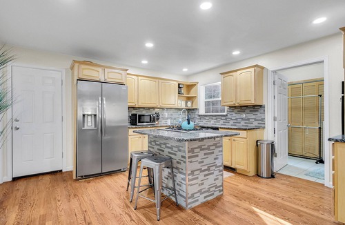 Evergreen House | Peaceful 4-bedroom house in Evergreen 1/2 Mile To Downtown