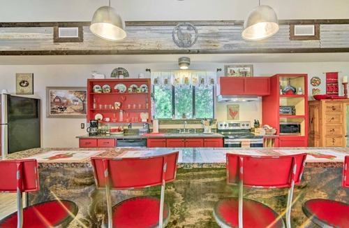 San Antonio Cabin | Peaceful,Country Cabin in Helotes: Fire Pit under an Umbrella of Huge Oaks