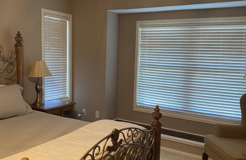 Post House | Peaceful country farmhouse. Located 5 minutes from Historic downtown Post!