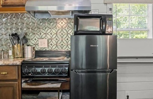 Camden Cottage | Peaceful Cozy Tiny Home+Fast Wifi+Near TN River+Great Food Spots