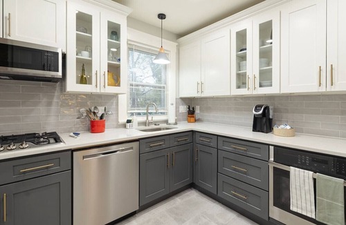 Oakley House | Peaceful, Elegant Midcentury Retreat, Close to All