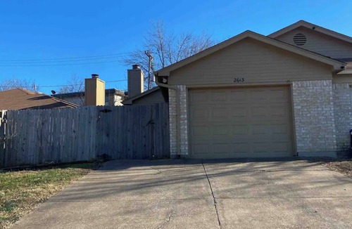 Fort Worth House | Peaceful Fort Worth House – Fireplace & Pet Friendly