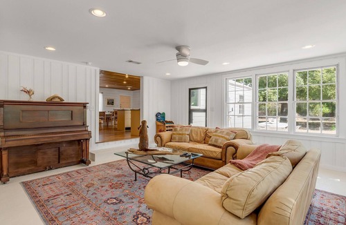 Martindale House | Peaceful Historic Luxury on the River, 4/2 w/ watercrafts, fine finishes