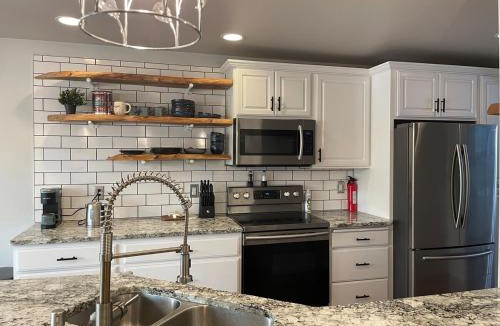 Belfair House | Peaceful Lakefront Retreat