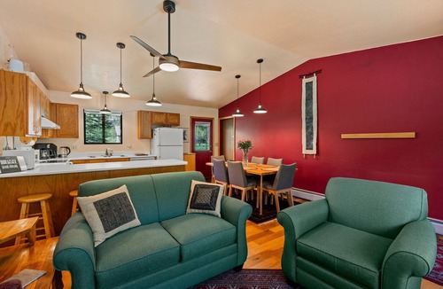 Durango House | Peaceful Neighborhood, 1-Level, 10 Min to Lake!