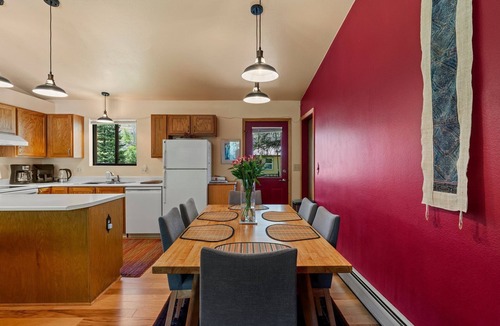 Durango House | Peaceful Neighborhood, 1-Level, 10 Min to Lake!