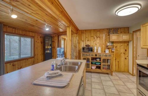 Spearfish Cabin | Peaceful pondside lodge-wildlife lover`s dream!