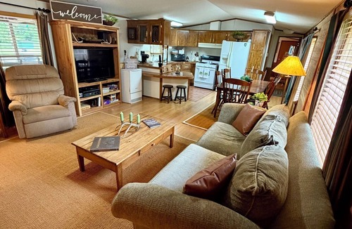 Catherine House | Peaceful Pondside Retreat in Catherine, Alabama
