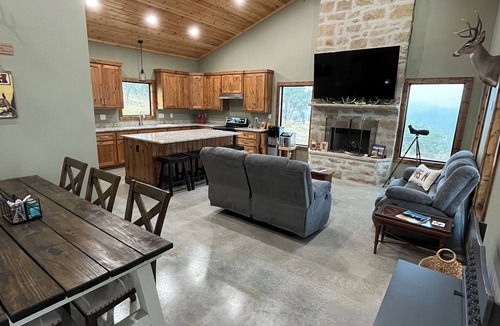 Mason House | Peaceful, remote cabin overlooking the Llano river. Perfect for couples!