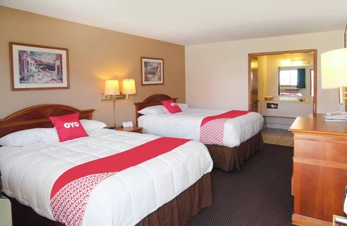 Guymon Hotel | Peaceful Room for Couples – Explore & Unwind in Guymon!