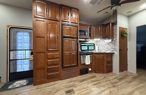 Jasper House | Peaceful RV perfect balance of escape, lakeside views, easy lake access, & fun!