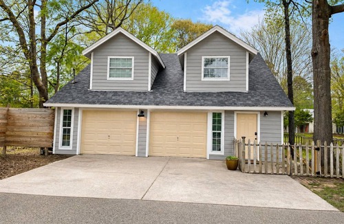 Huntington Cottage | Peach Door House